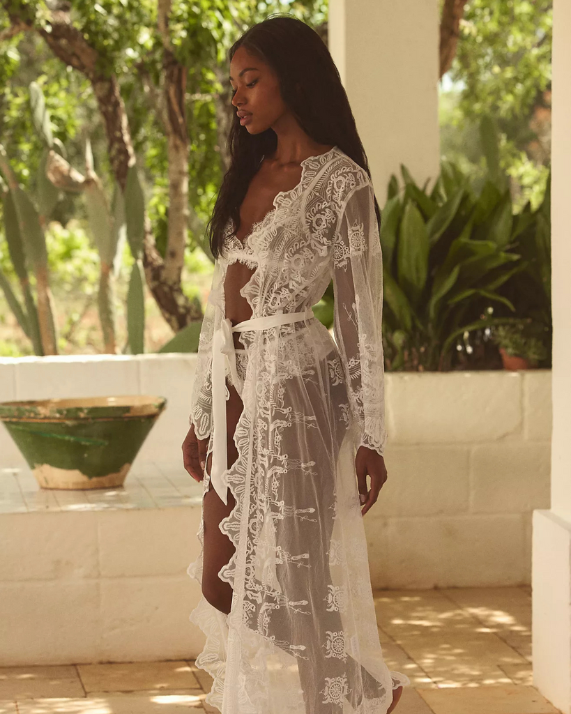 Our Picks for the Perfect Poolside Kaftan & Kimono – Inspired by The White Lotus