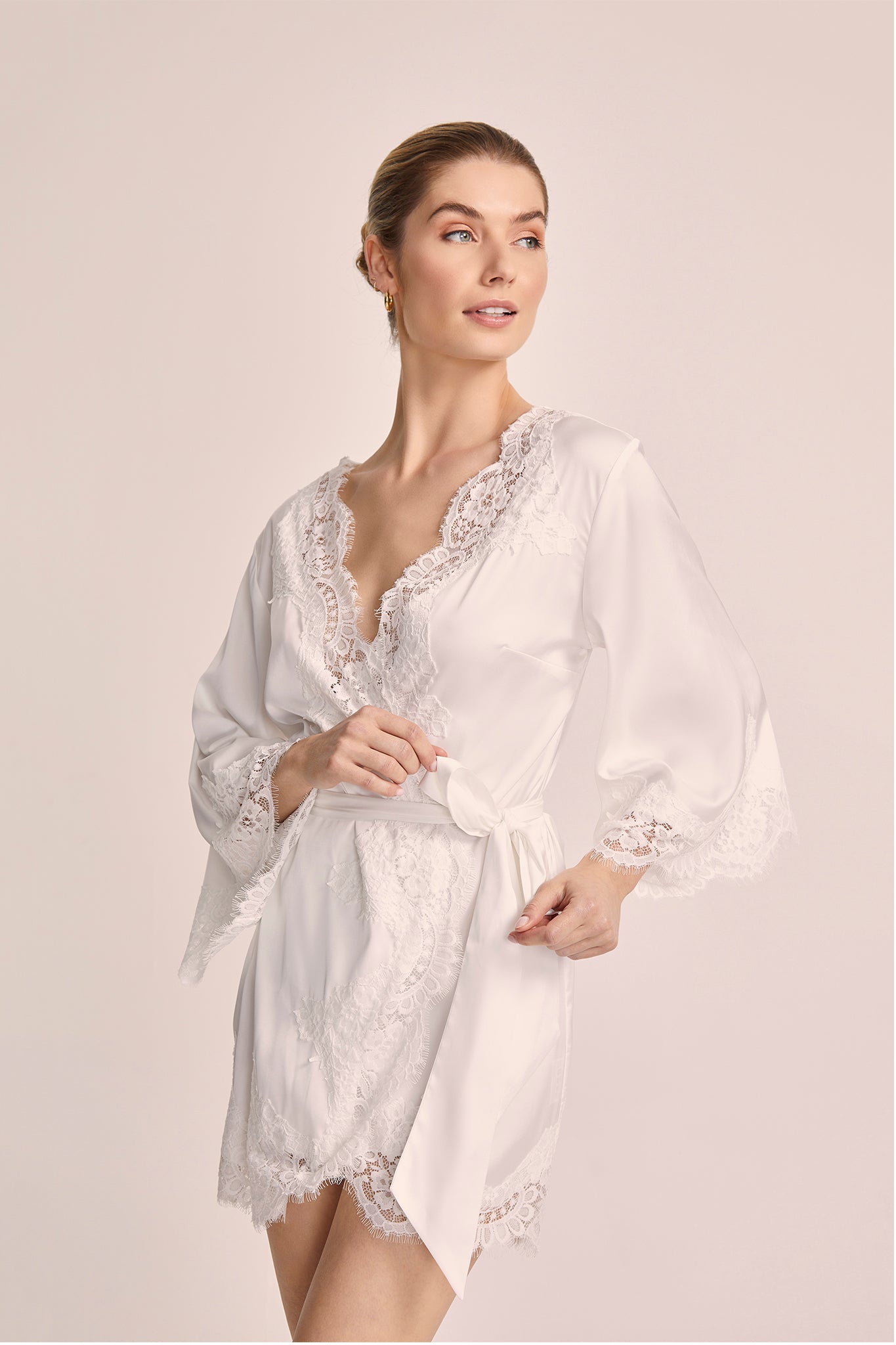 Sian Mini Robe White | Homebodii